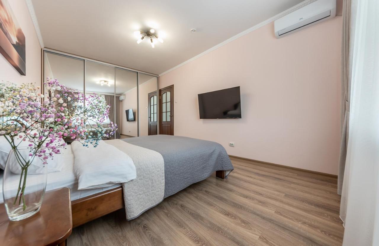 Осокорки Русовой 3 Apartment Киев Екстериор снимка
