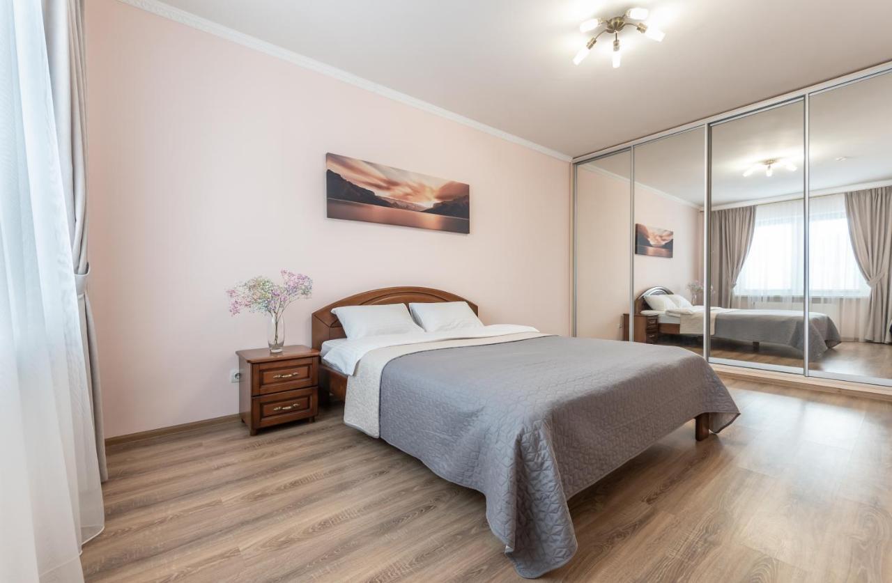 Осокорки Русовой 3 Apartment Киев Екстериор снимка